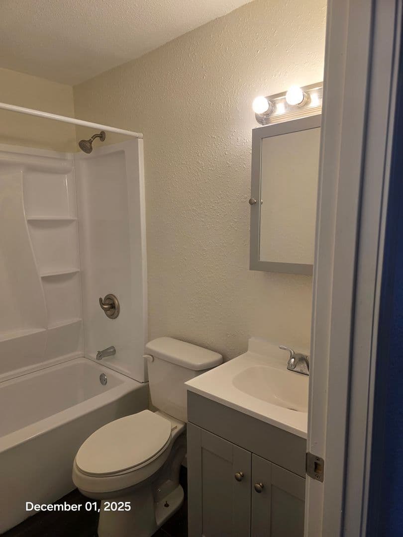 Owatonna Apartment: 215 22nd St NW