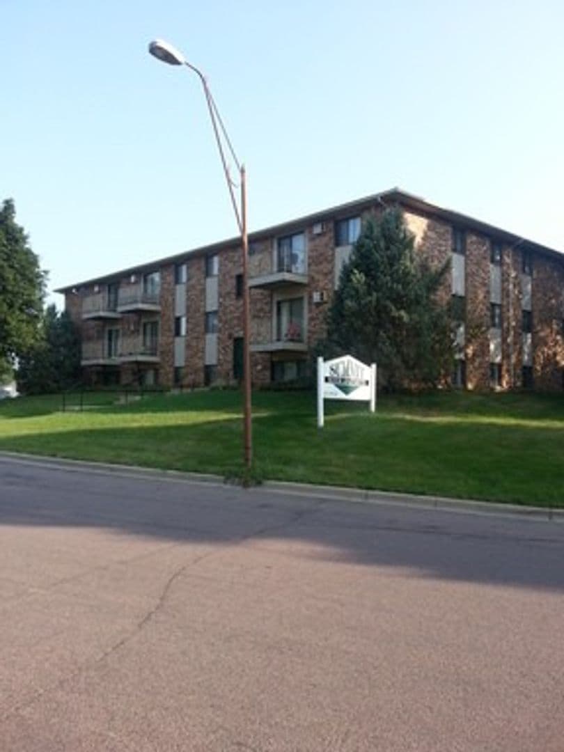 Owatonna Apartment: 166 22nd Street North West
