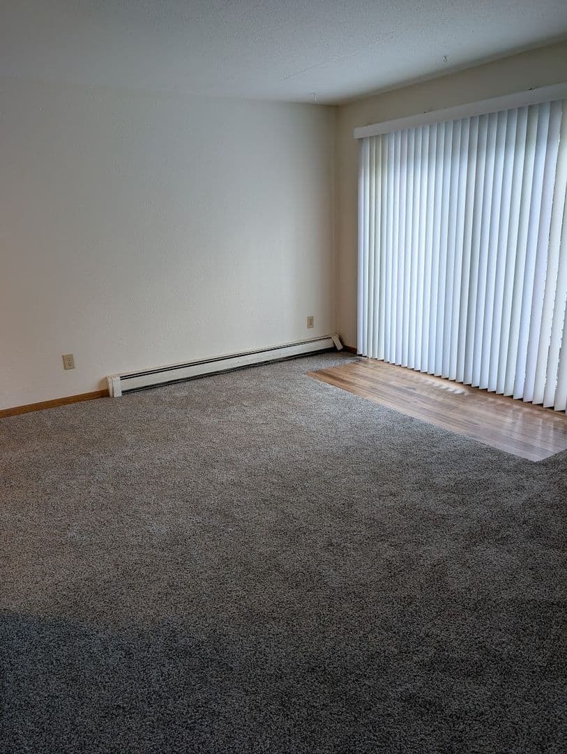 Owatonna Apartment: 250 21st Street North West