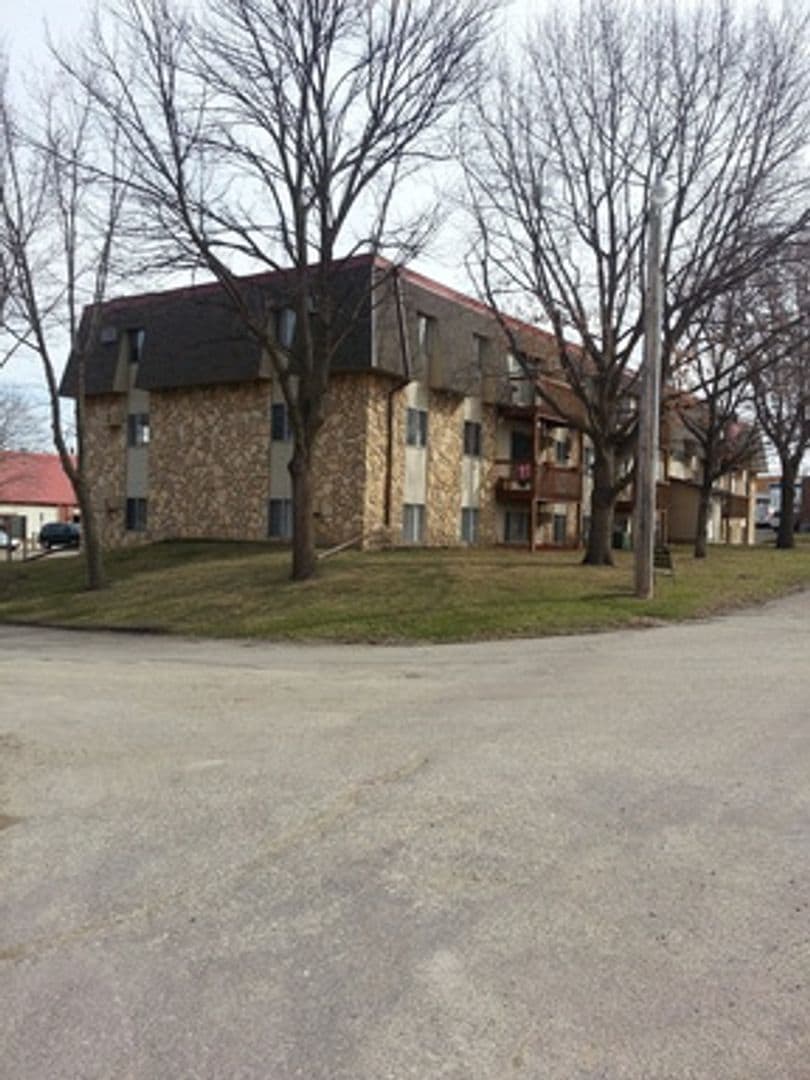 JANESVILLE Apartment: 110 W FRONT ST