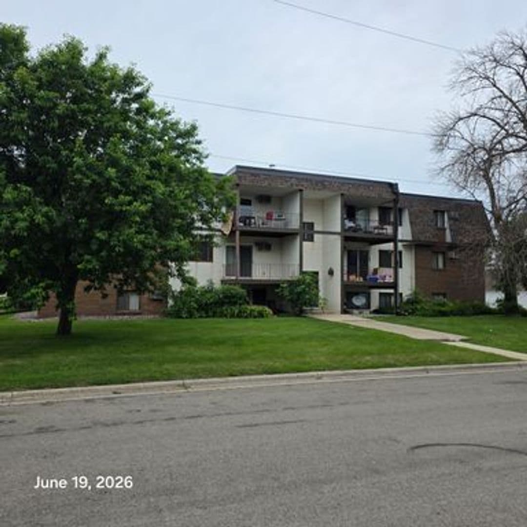 Owatonna Apartment: 2019 Hartle Ave