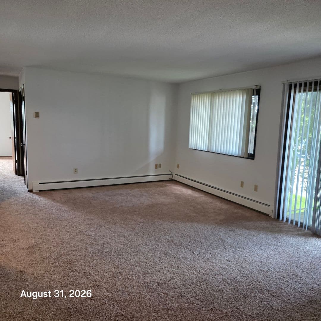 Owatonna Apartment: 2019 Hartle Ave