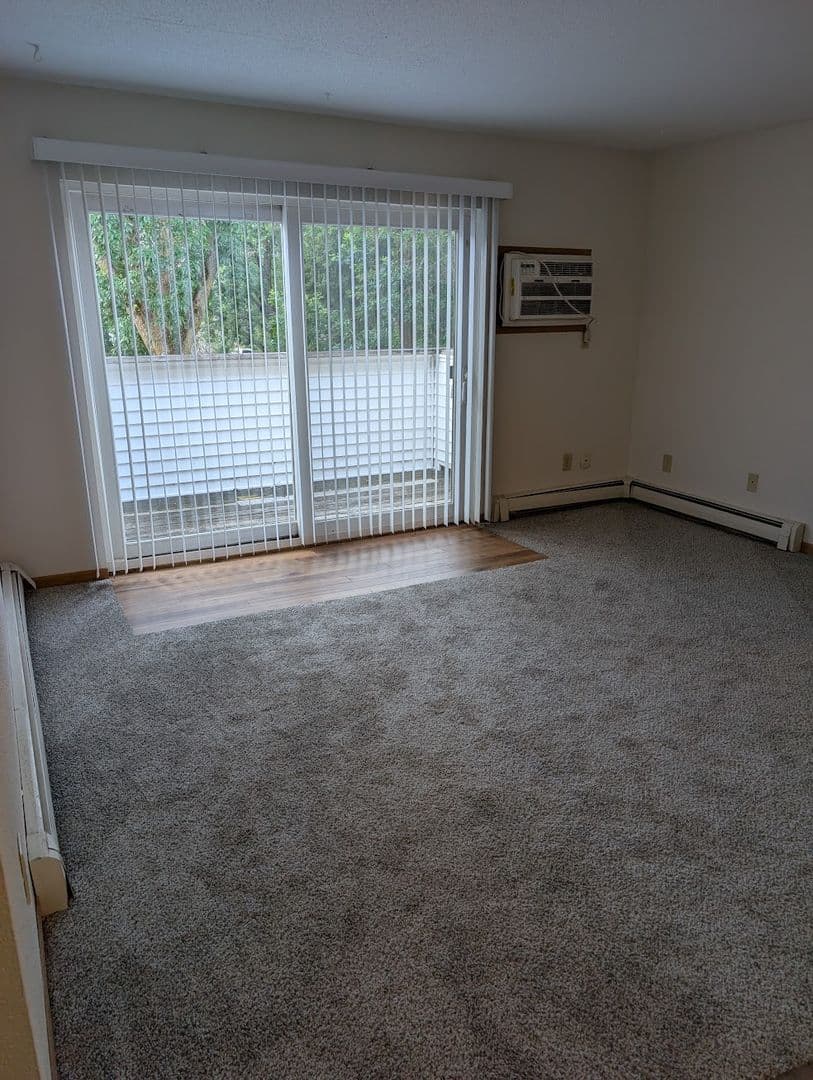 Owatonna Apartment: 250 21st Street North West