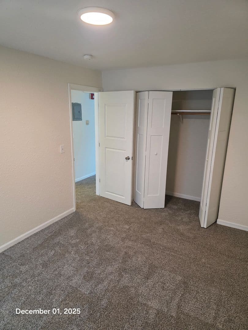 Owatonna Apartment: 215 22nd St NW