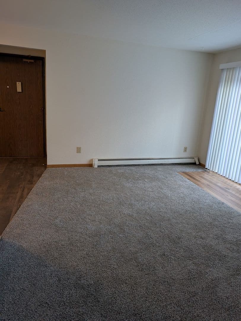 Owatonna Apartment: 250 21st Street North West
