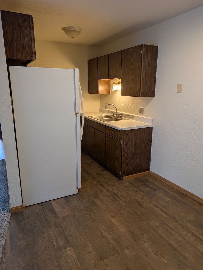 Owatonna Apartment: 250 21st Street North West