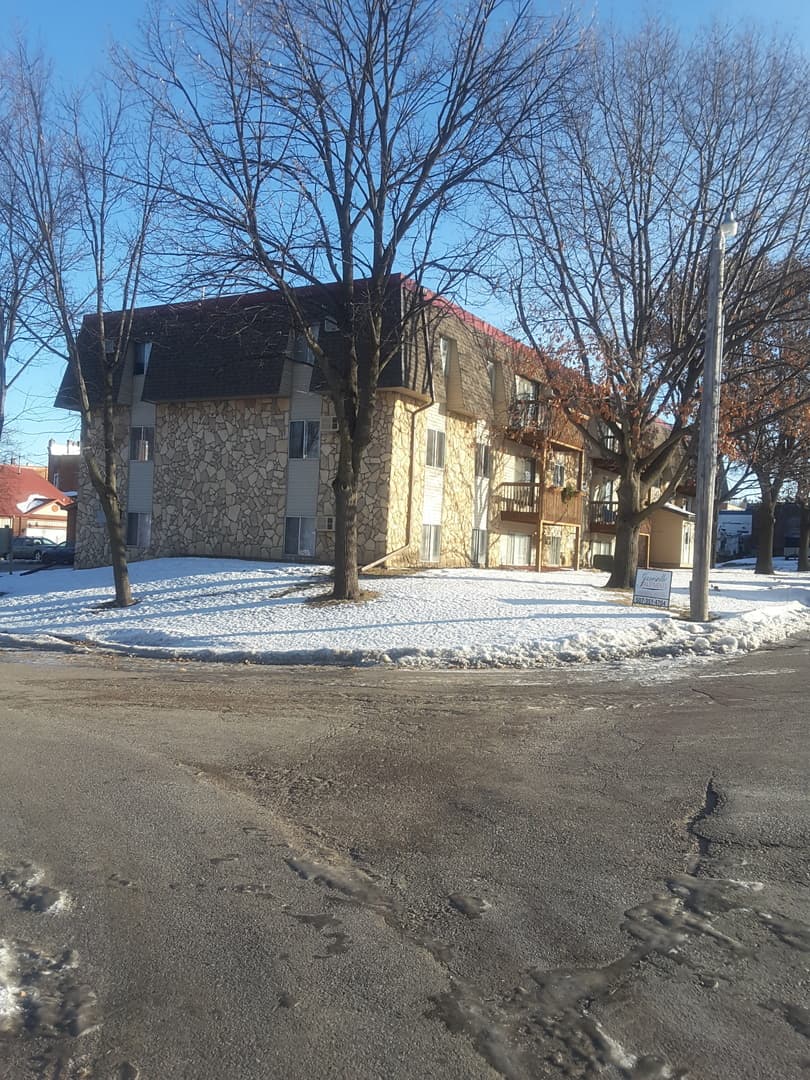 JANESVILLE Apartment: 110 W FRONT ST