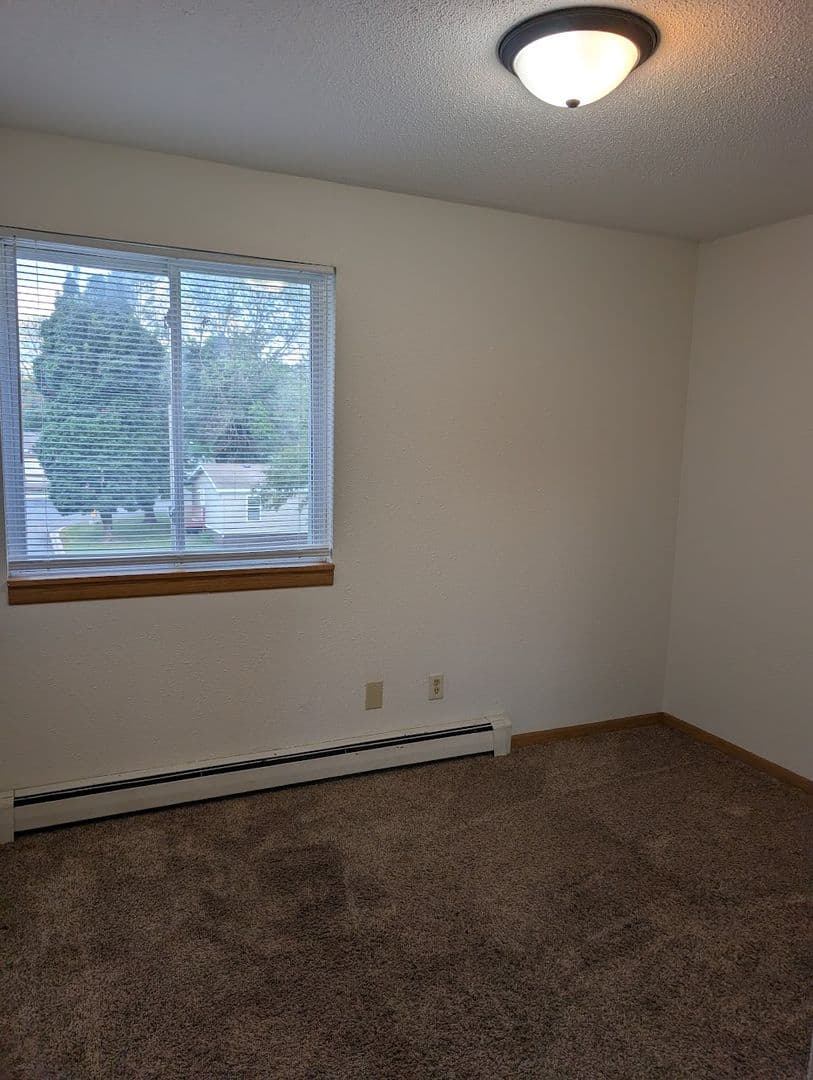 Owatonna Apartment: 250 21st Street North West
