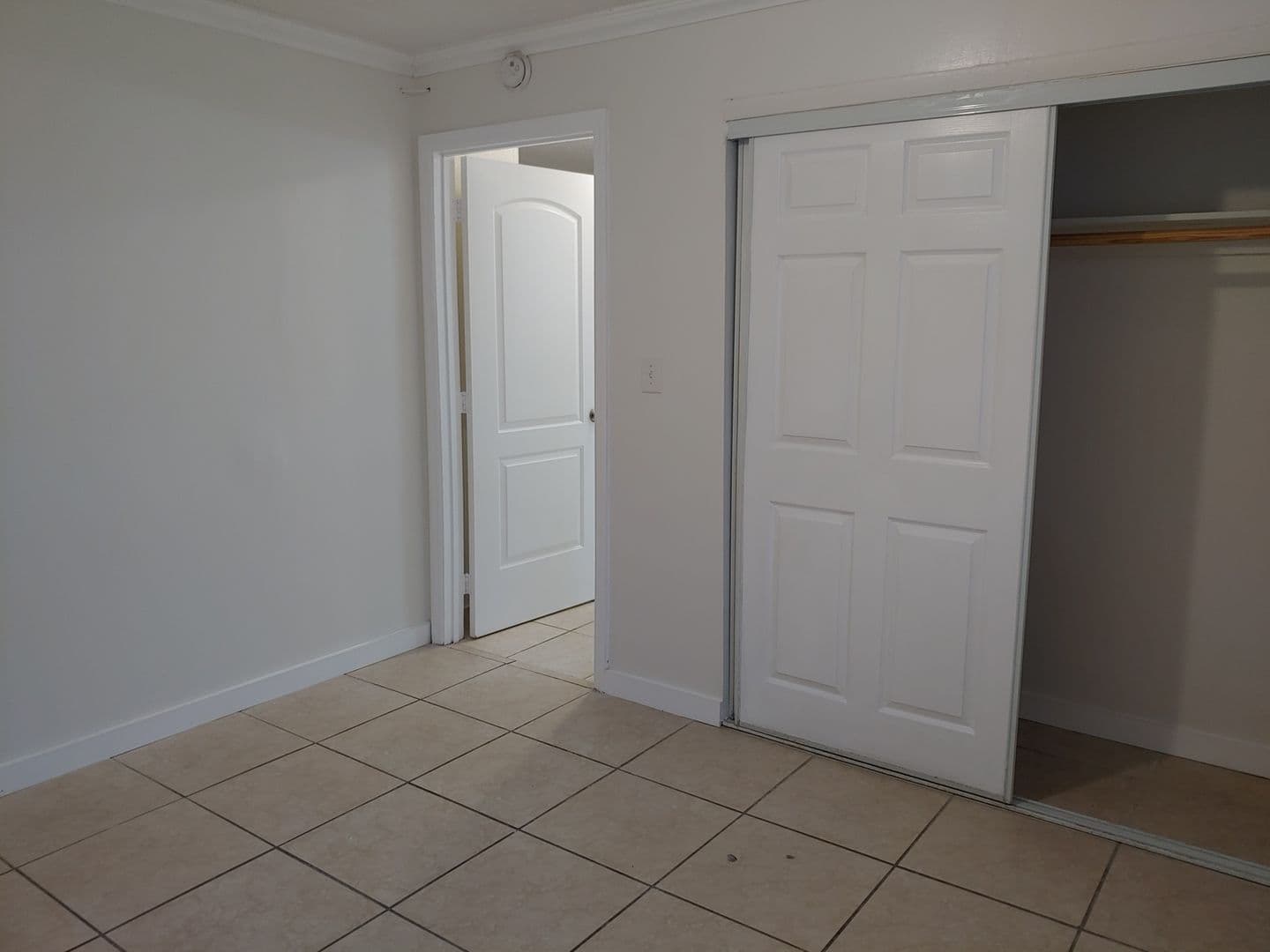 Miami Apartment: 658 NW 1 Street