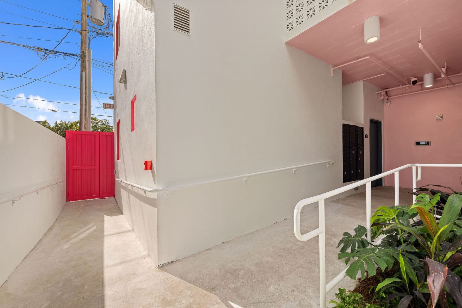 Miami Apartment: 315 NW 32 ST