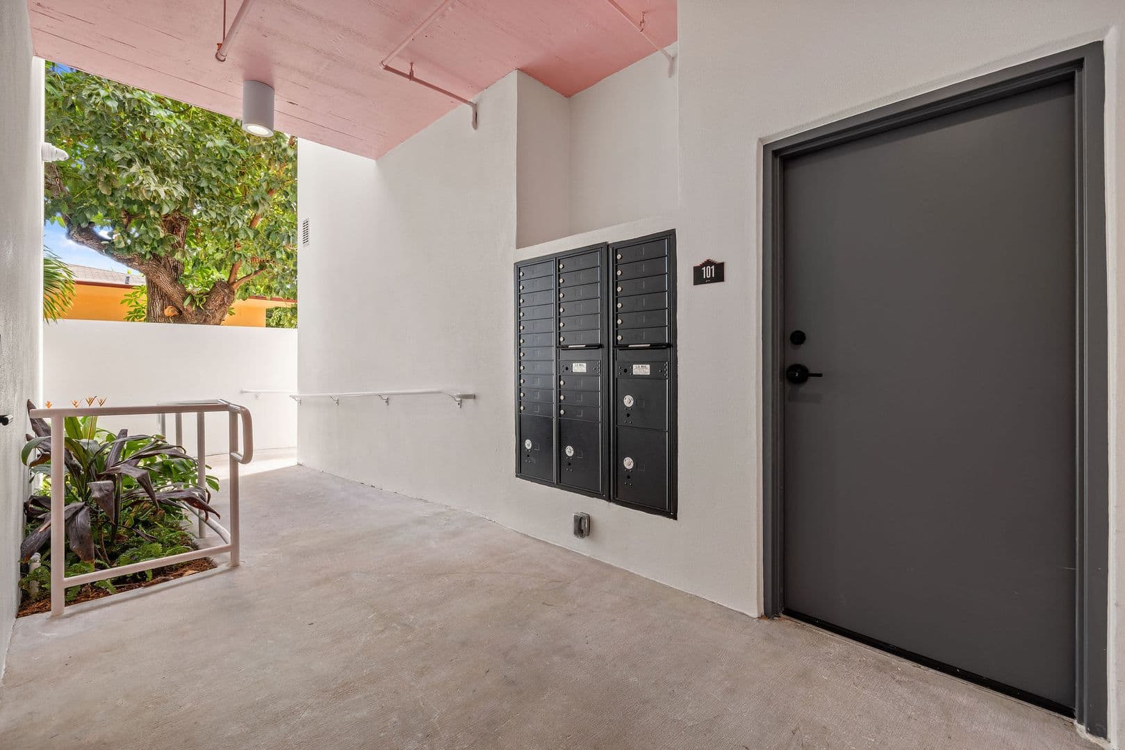 Miami Apartment: 315 NW 32 ST
