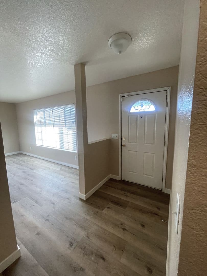 California City House: 8925 Satinwood Ave.