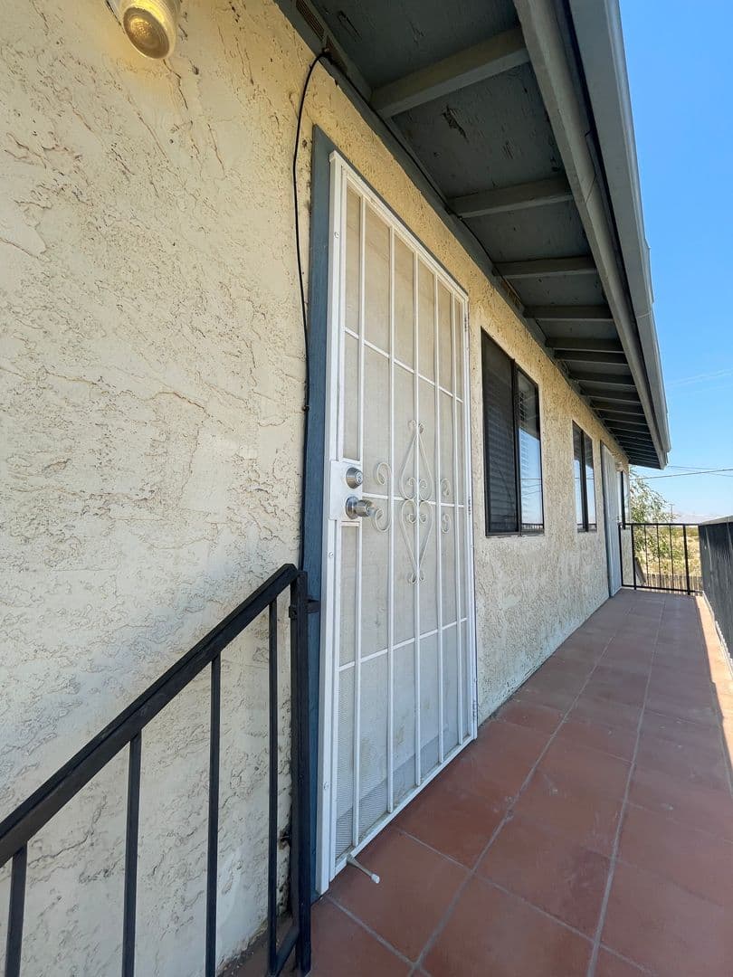 California City Apartment: 10940 Jeremy Dr.