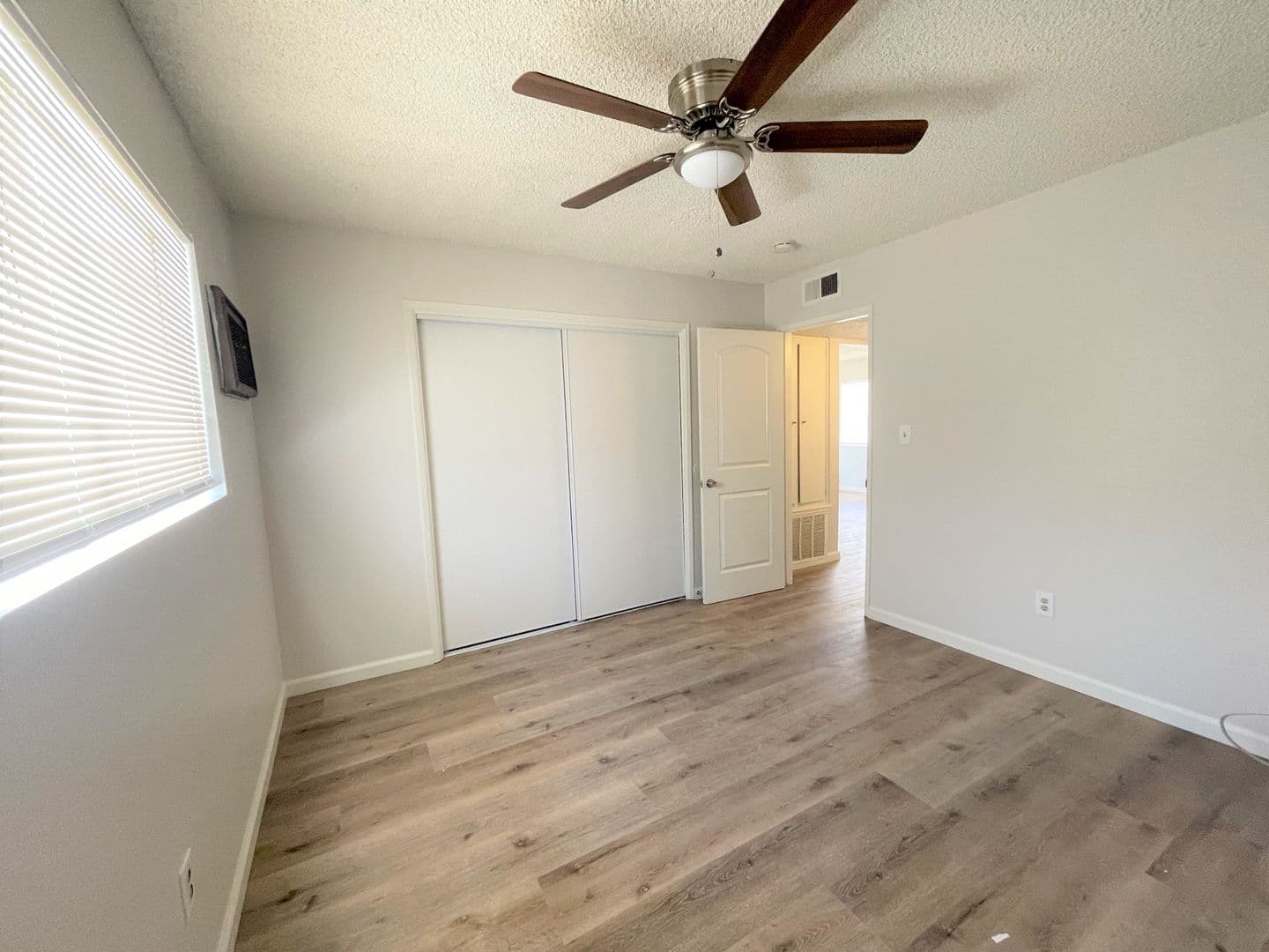 Mojave Apartment: 15965 M St.