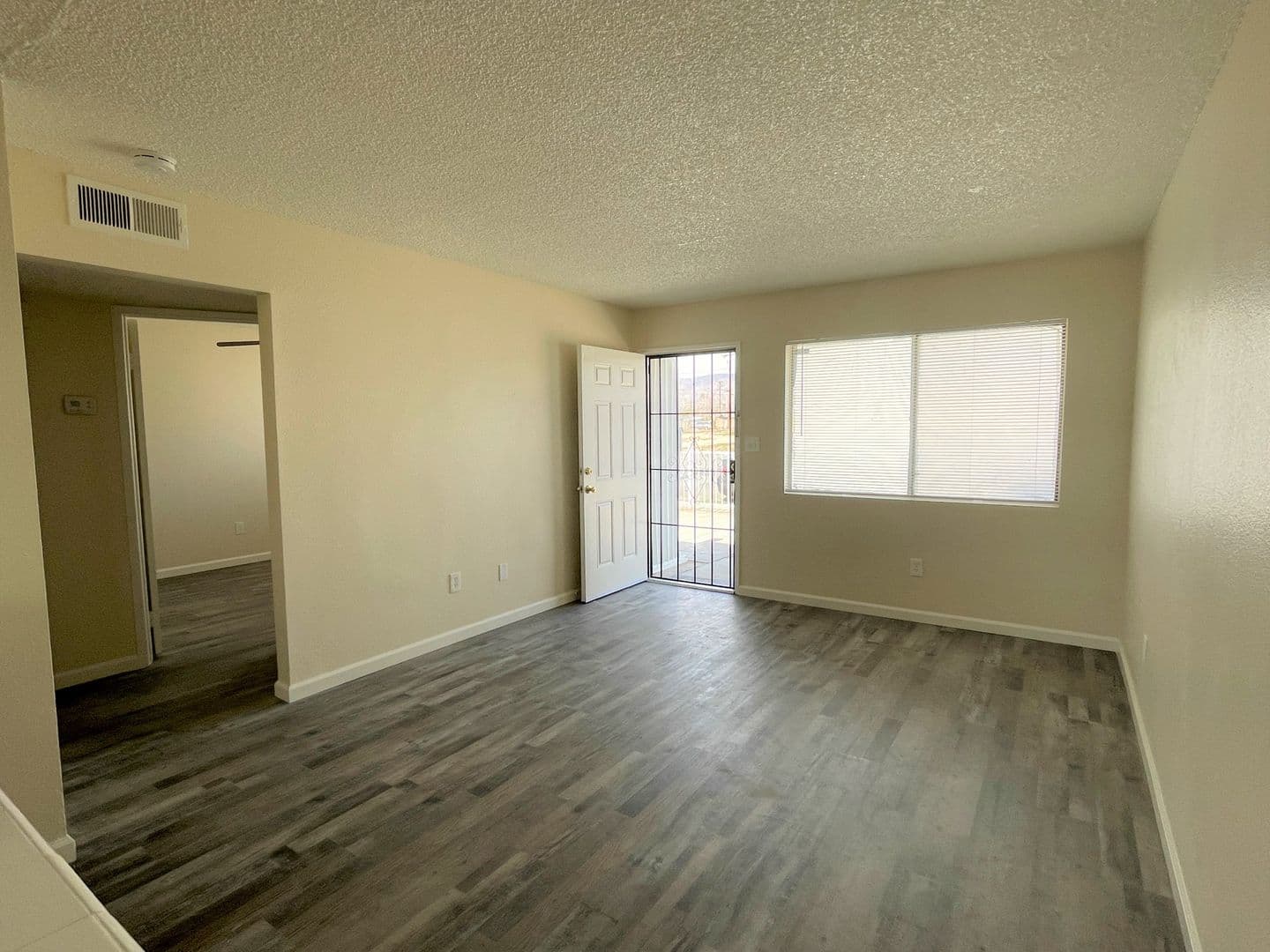 Mojave Apartment: 15965 M St.