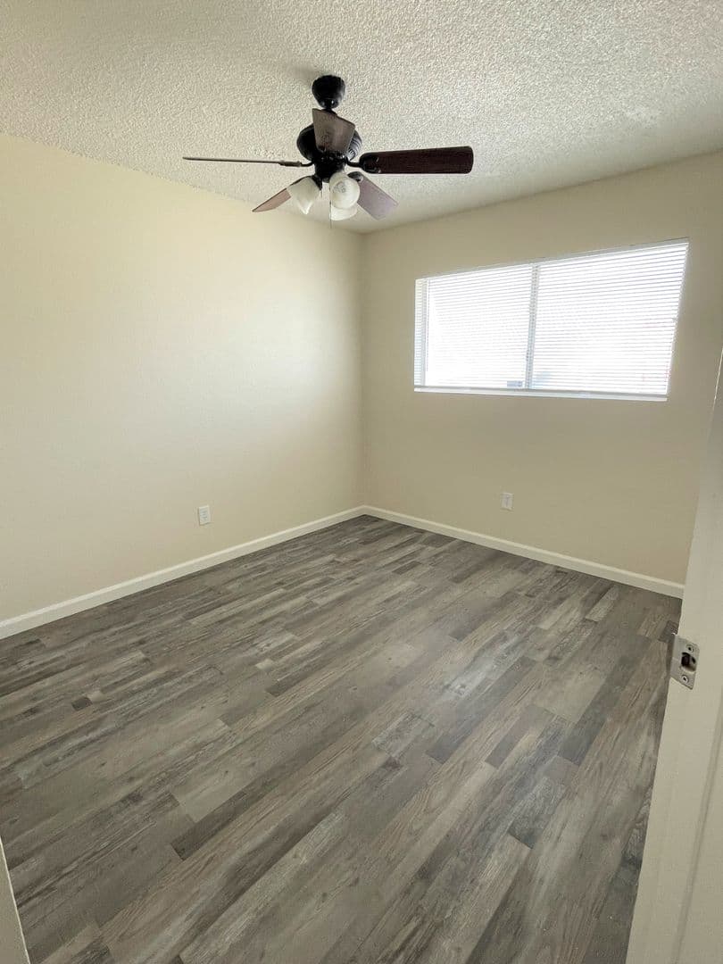 Mojave Apartment: 15965 M St.