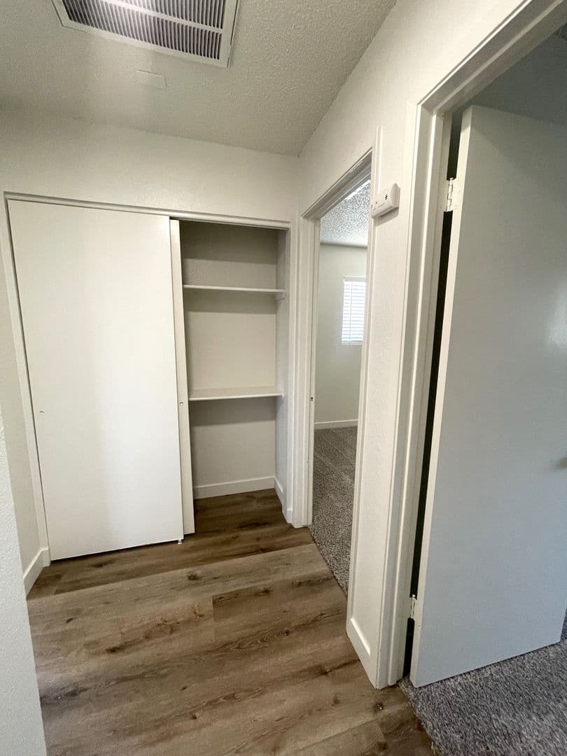 California City Apartment: 10940 Jeremy Dr.