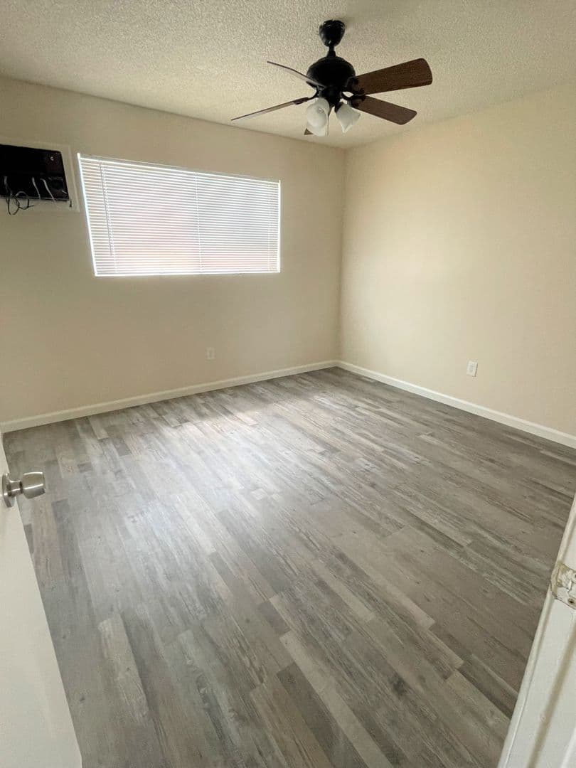 Mojave Apartment: 15965 M St.