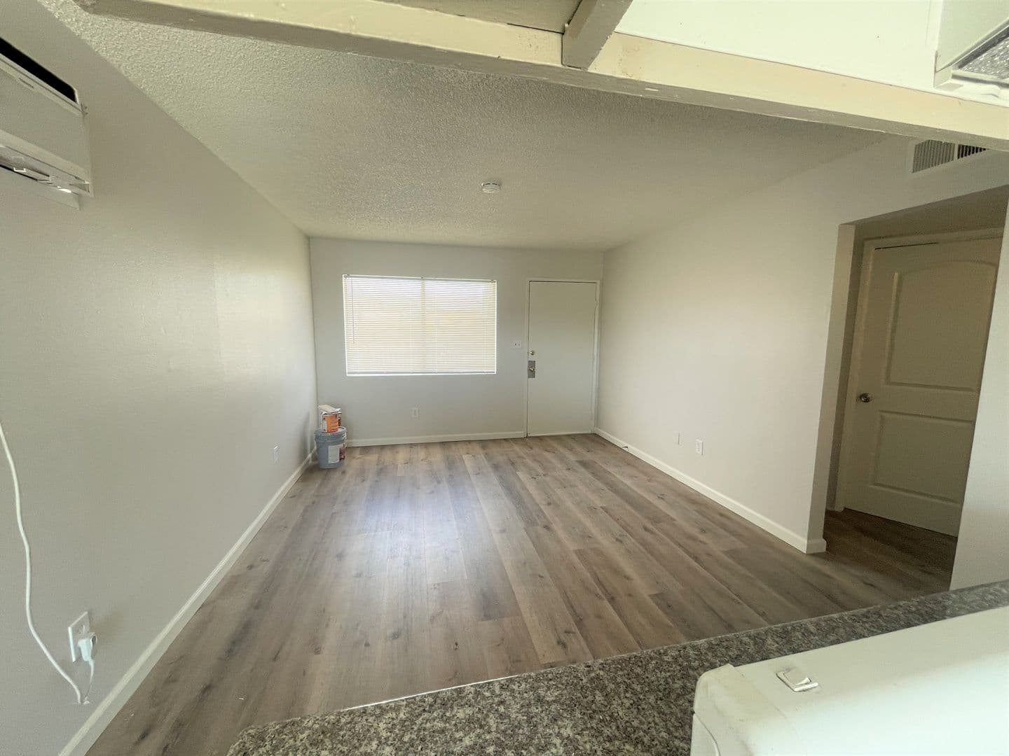 Mojave Apartment: 15965 M St.