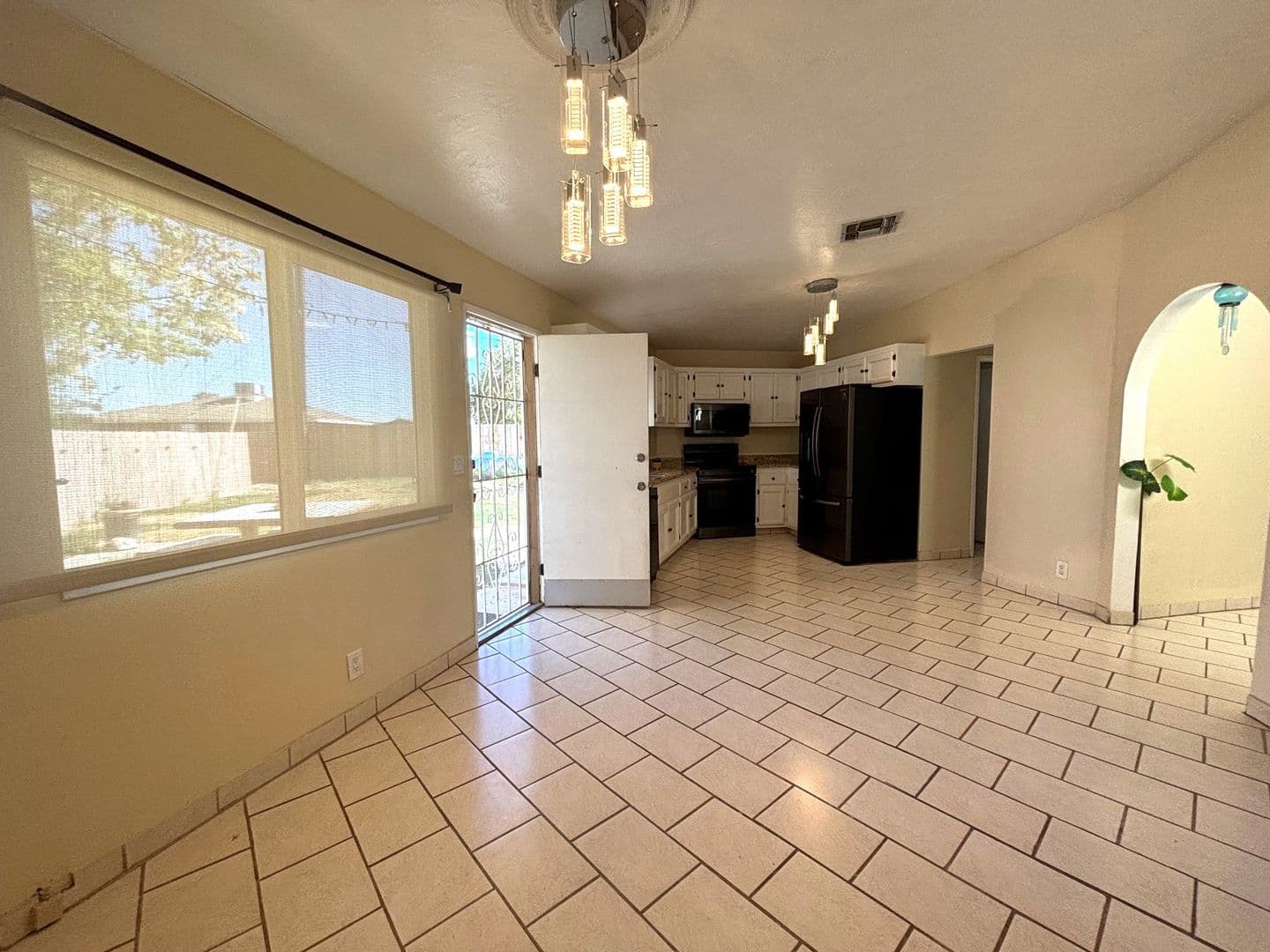 California City House: 9610 Oleander Ave.