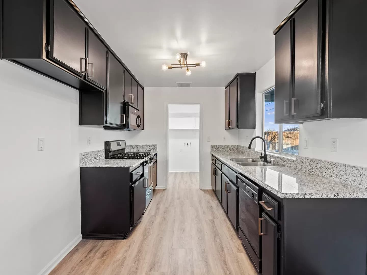 California City House: 8560 Nipa Ave.