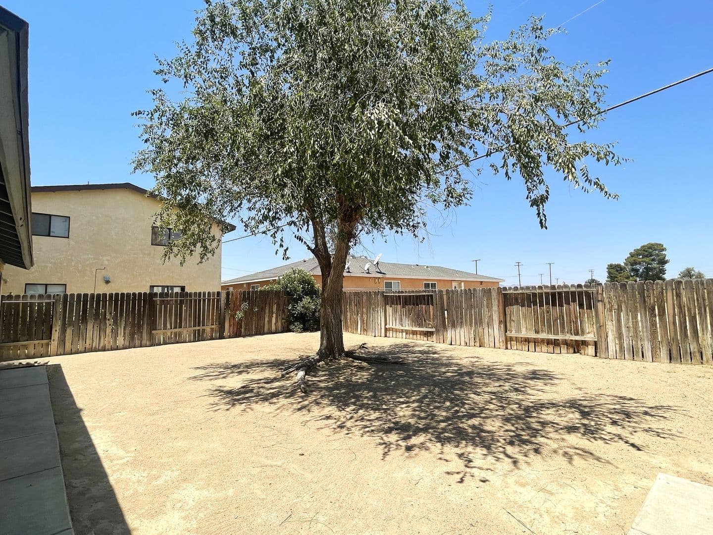 California City Apartment: 10940 Jeremy Dr.