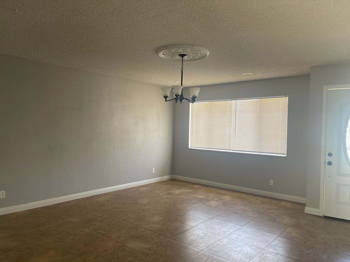 California City House: 8200 Eucalyptus Ave.