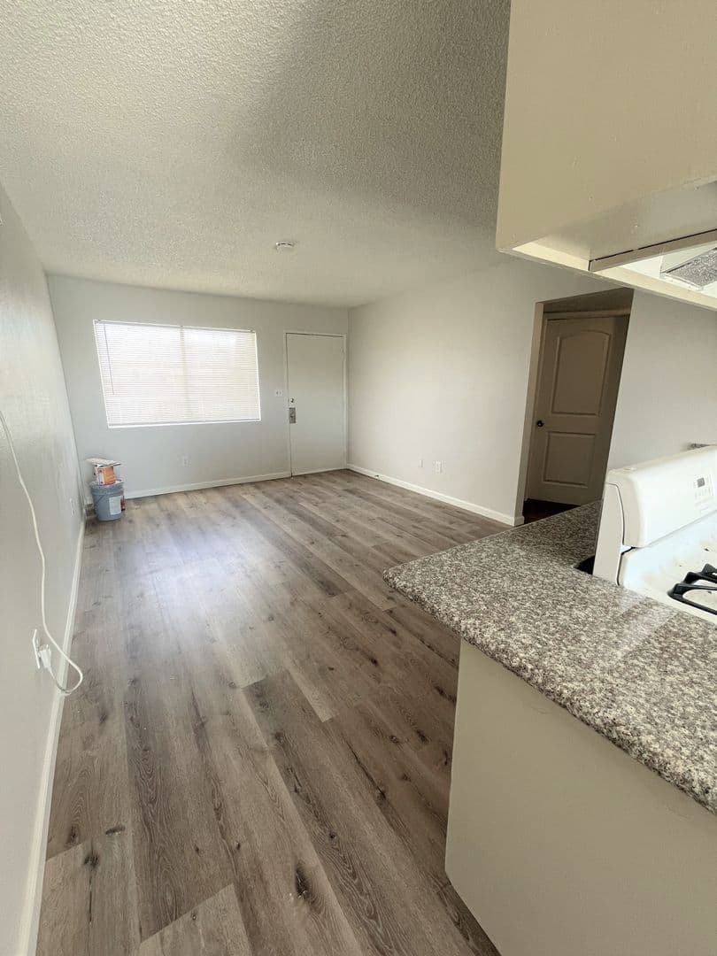 Mojave Apartment: 15965 M St.