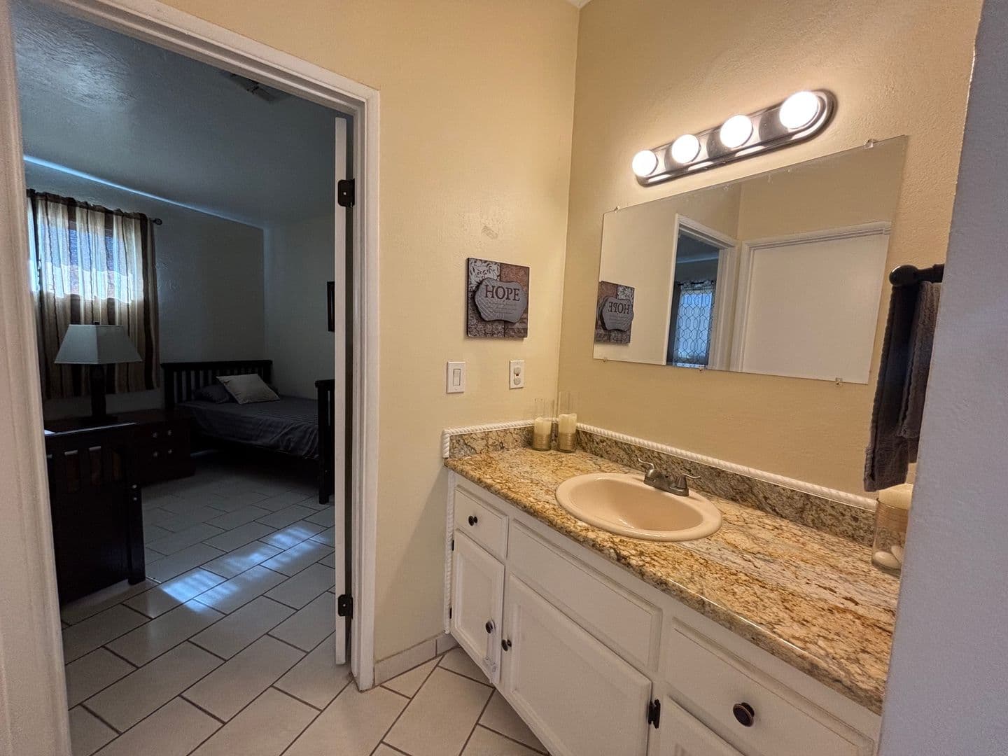 California City House: 9610 Oleander Ave.