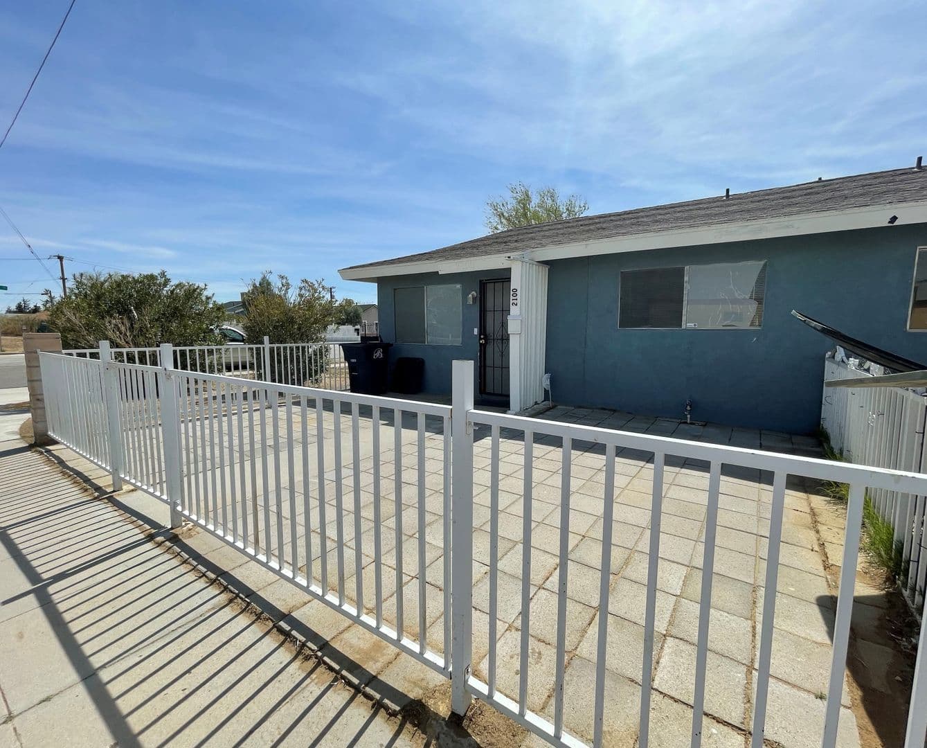 Mojave Apartment: 15965 M St.