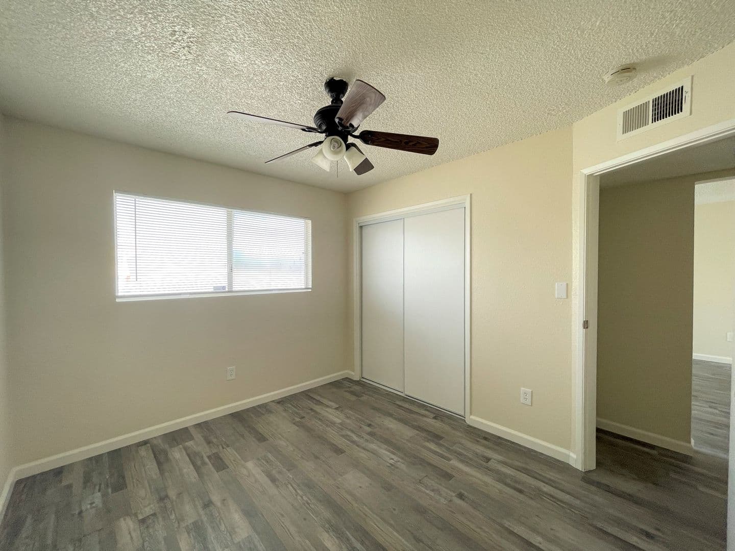 Mojave Apartment: 15965 M St.