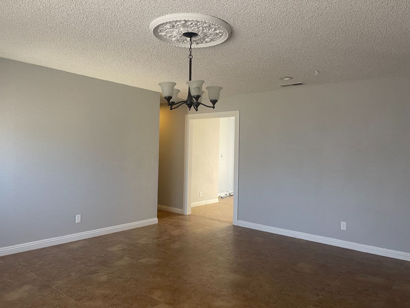 California City House: 8200 Eucalyptus Ave.