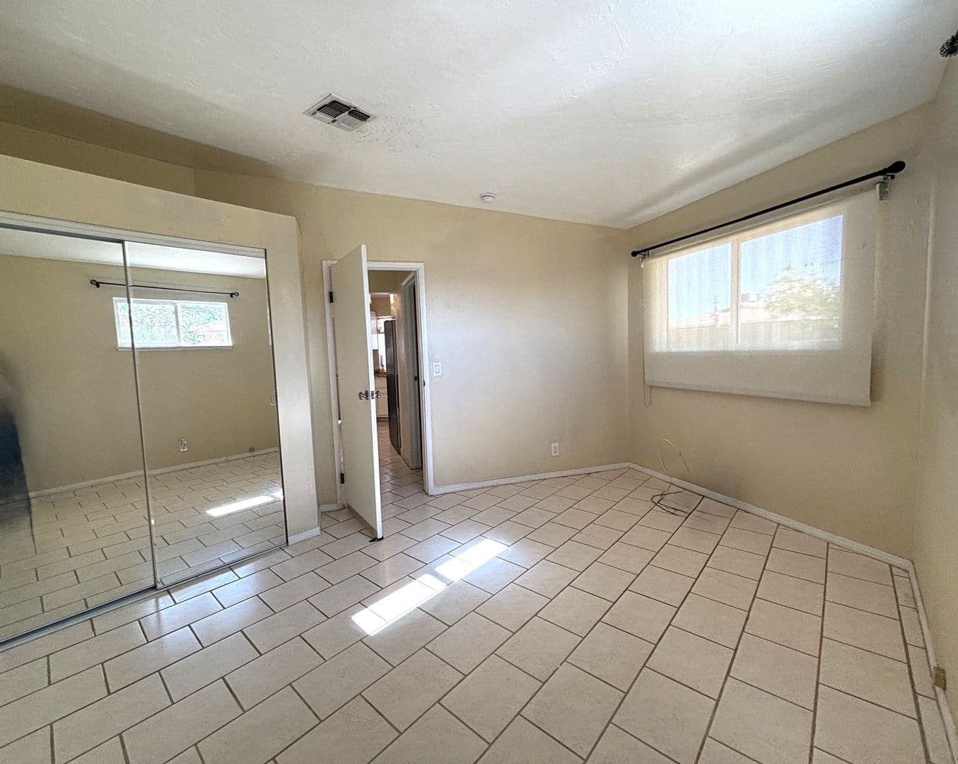 California City House: 9610 Oleander Ave.
