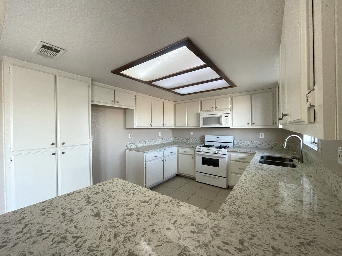 California City House: 8925 Satinwood Ave.