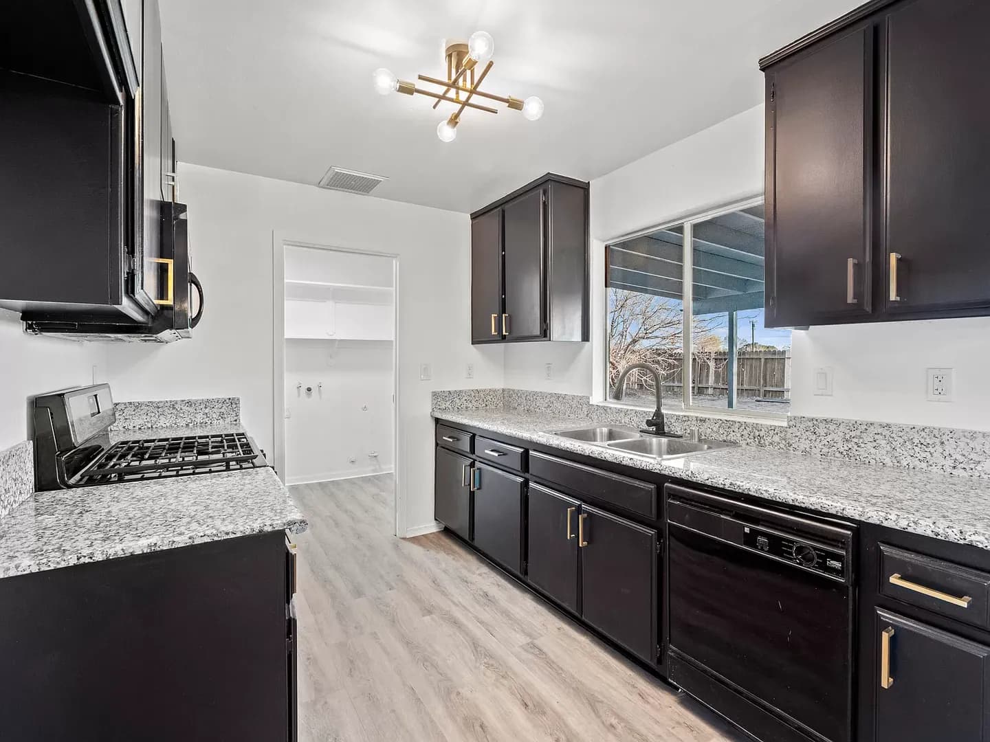California City House: 8560 Nipa Ave.