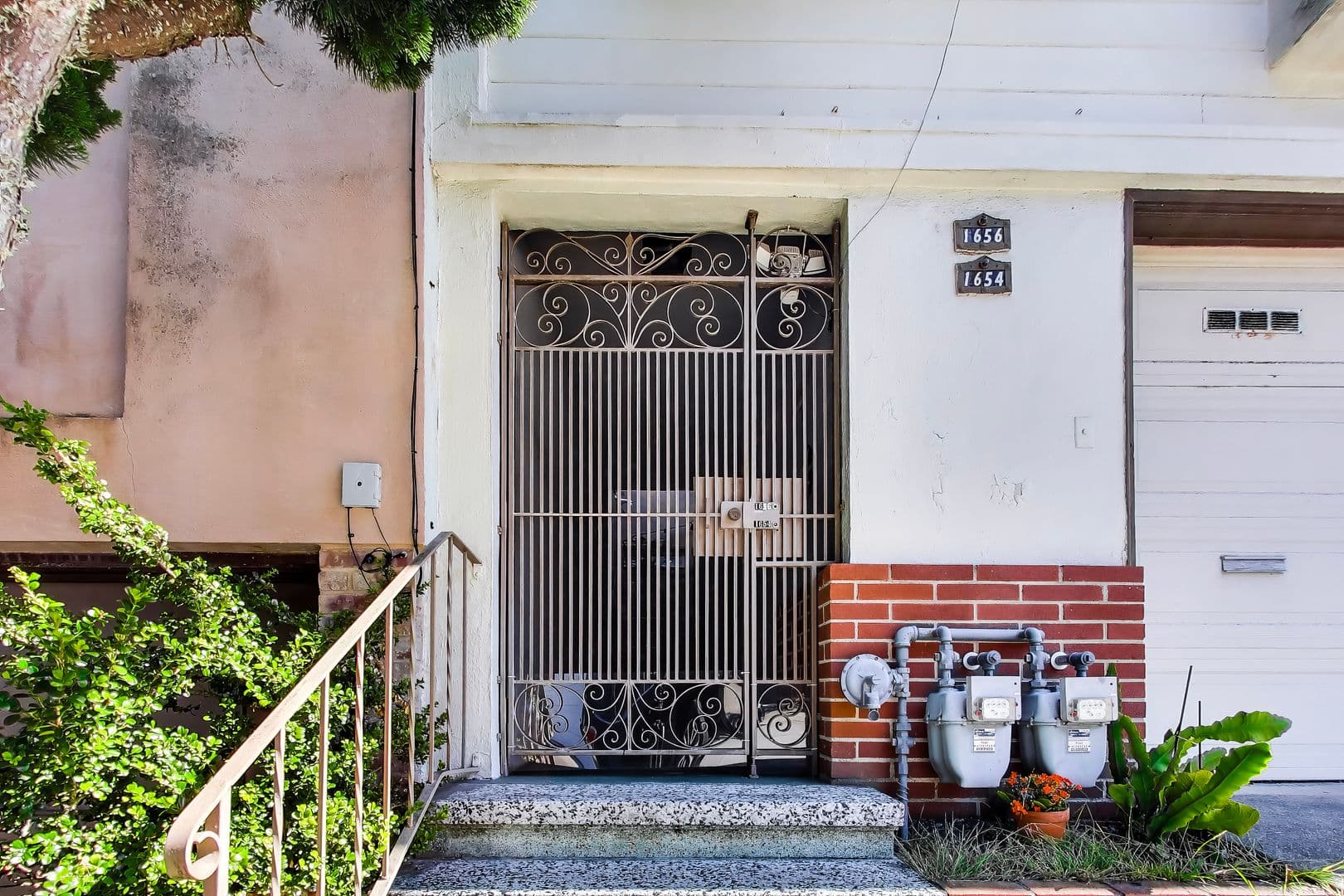 San Francisco Apartment: 1654-1656 Funston Ave