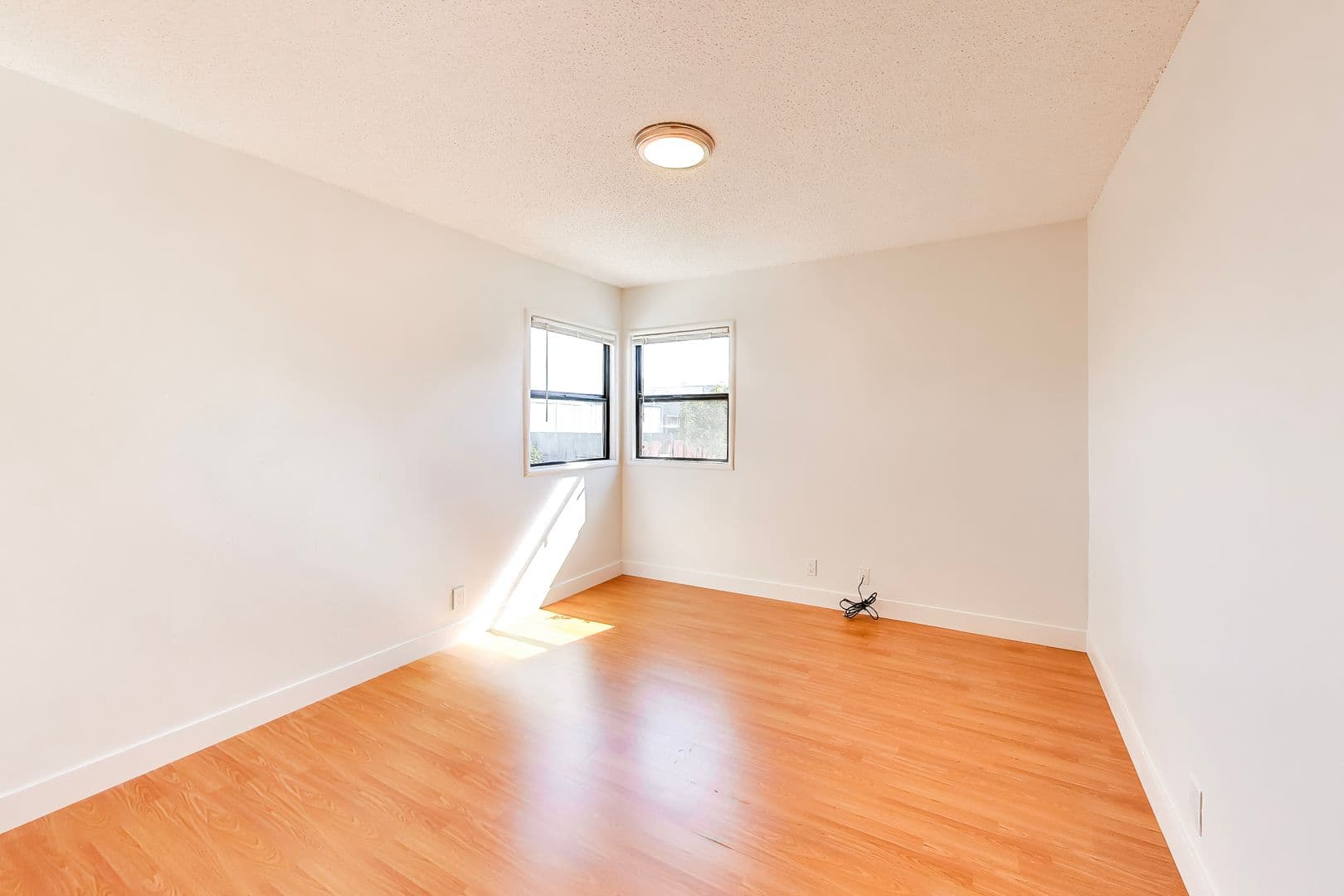 Alameda Apartment: 301-303 Maitland Dr