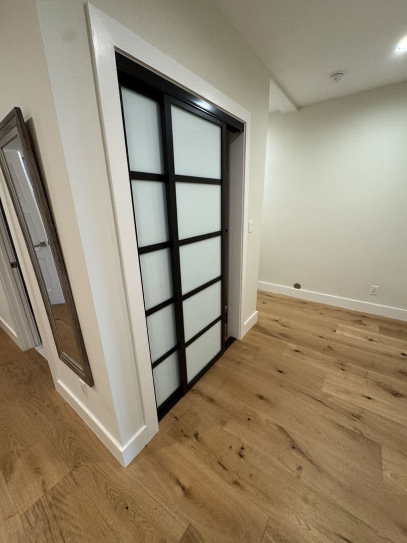 San Francisco House: 408 Rivera St