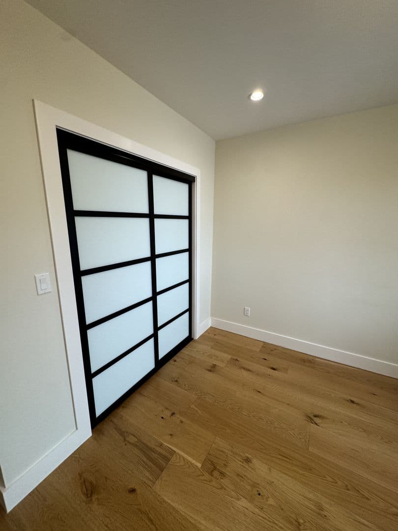 San Francisco House: 408 Rivera St