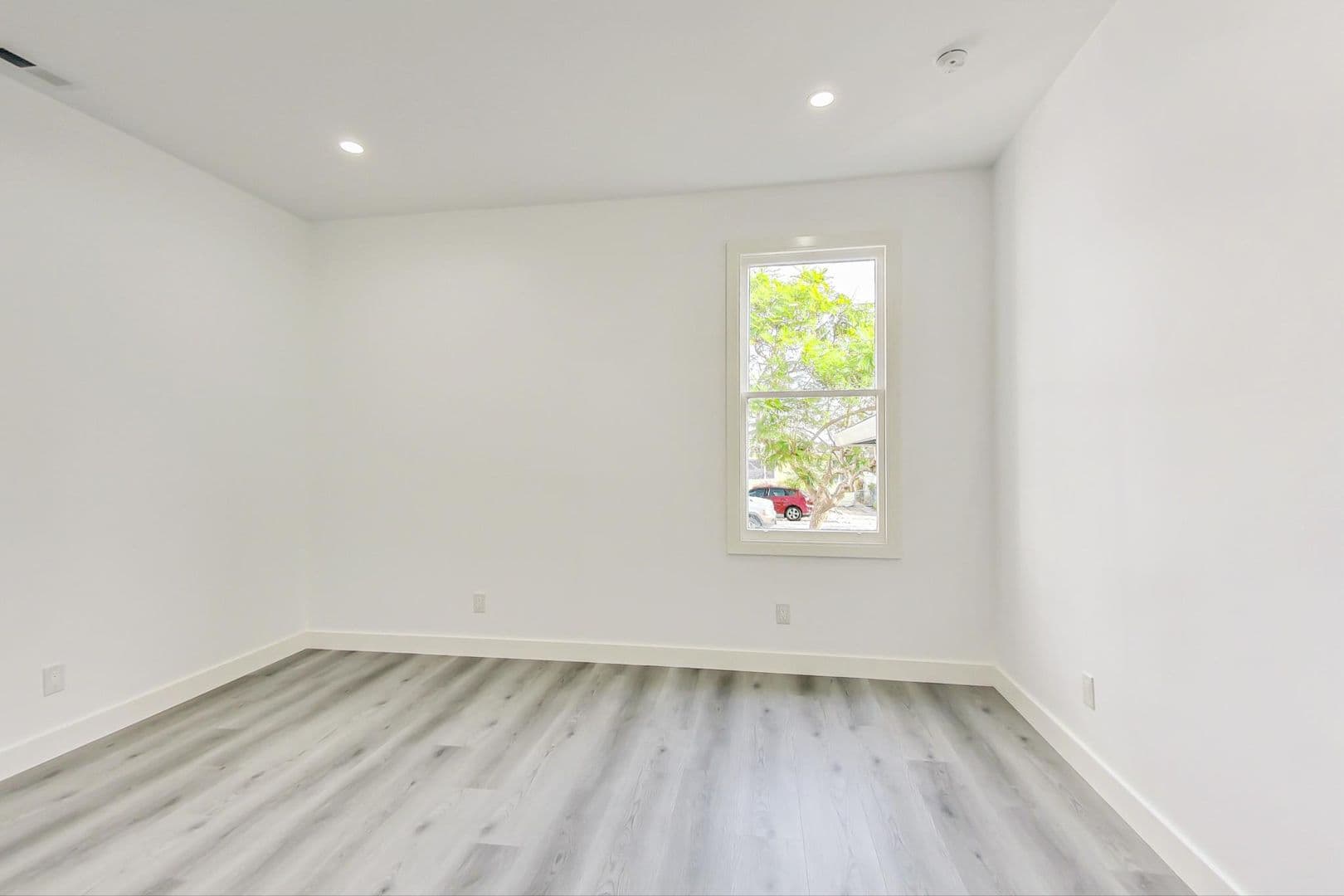 San Bruno Apartment: 115 Linden Ave
