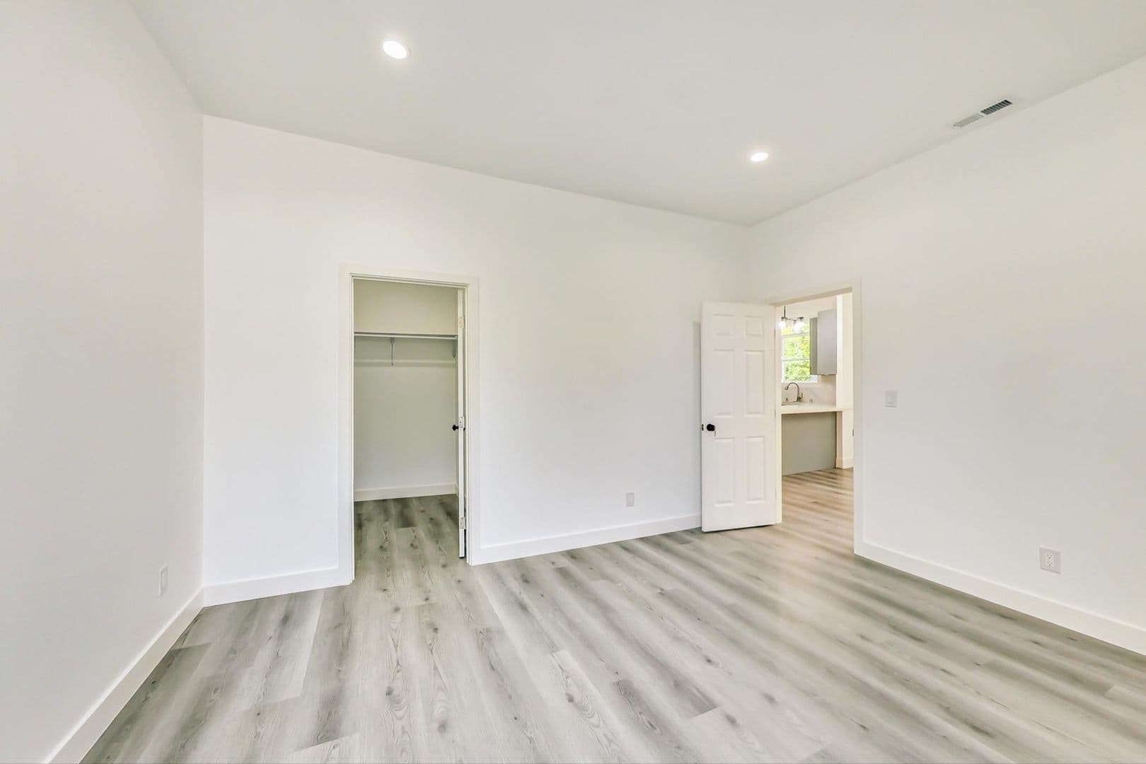 San Bruno Apartment: 115 Linden Ave