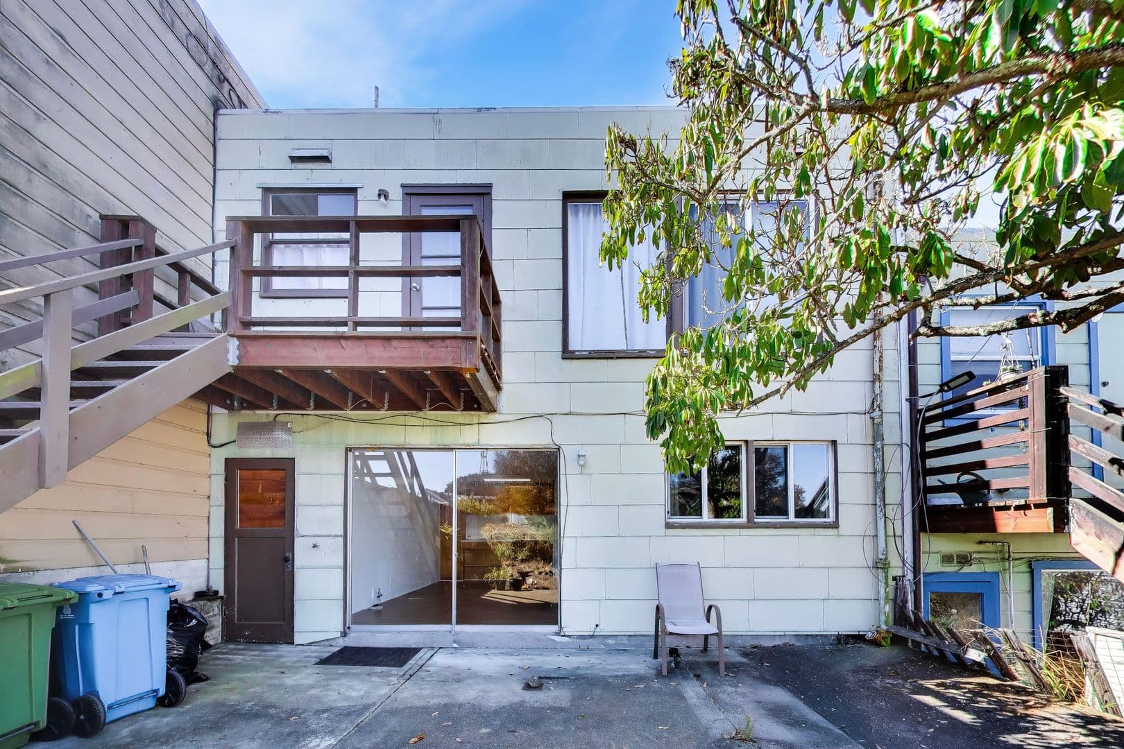 San Francisco Apartment: 1654-1656 Funston Ave