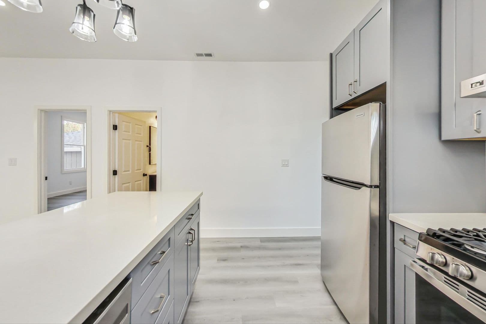 San Bruno Apartment: 115 Linden Ave