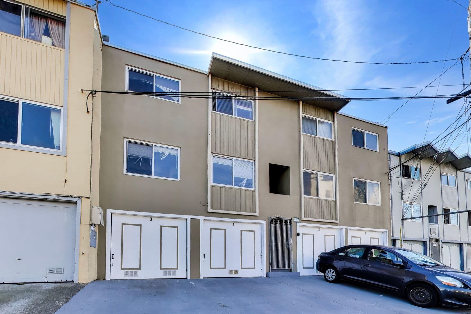 Daly City Apartment: 1319 Brunswick St