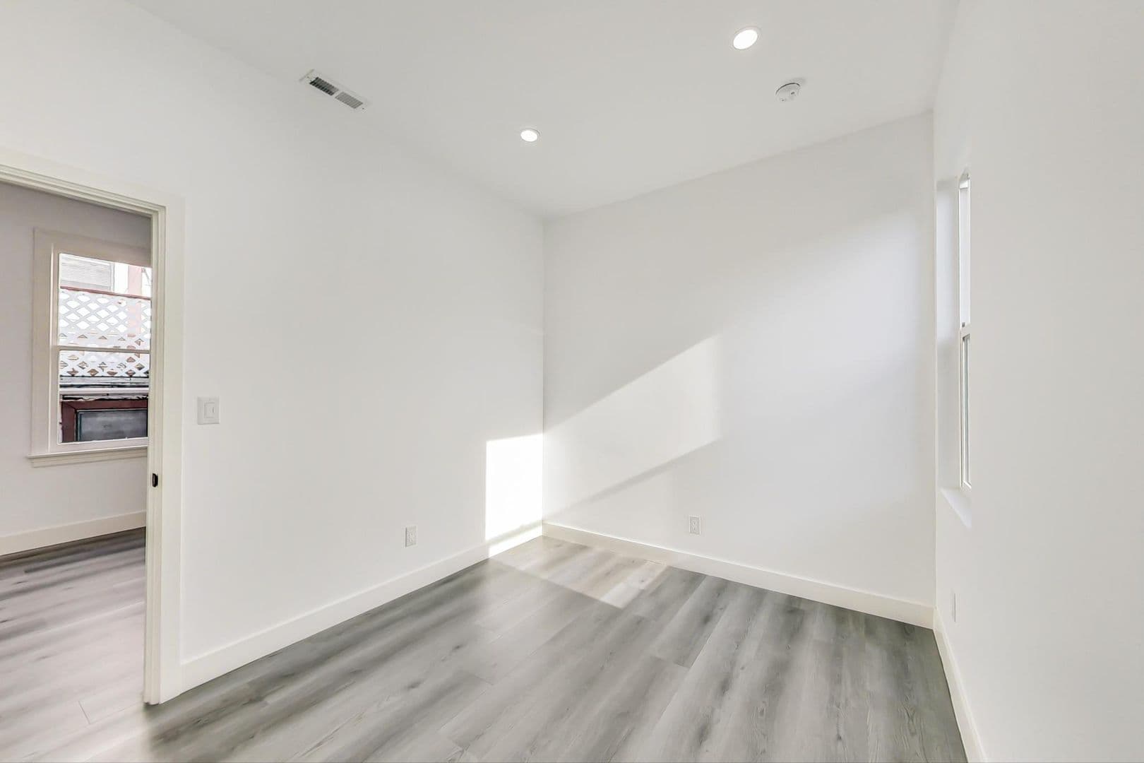 San Bruno Apartment: 115 Linden Ave