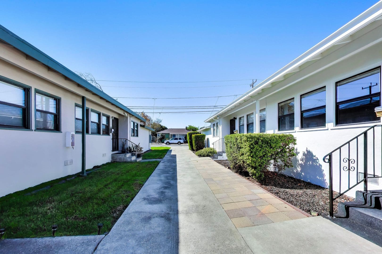 Alameda Apartment: 301-303 Maitland Dr