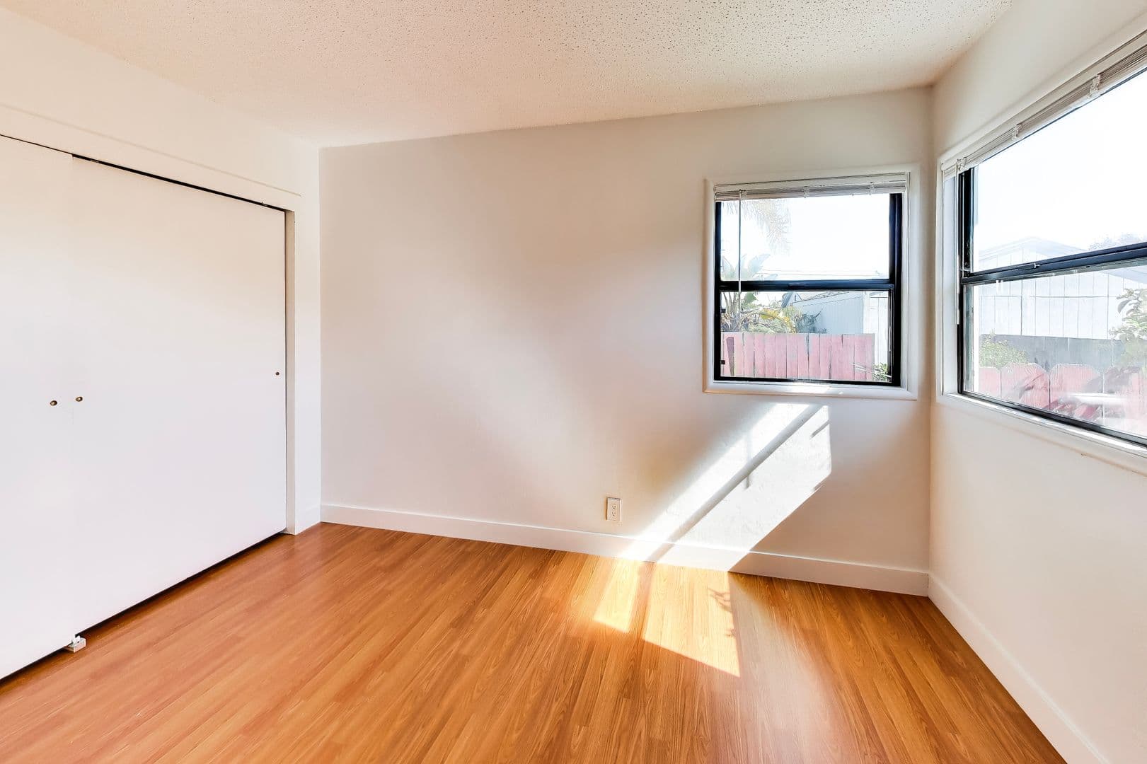Alameda Apartment: 301-303 Maitland Dr