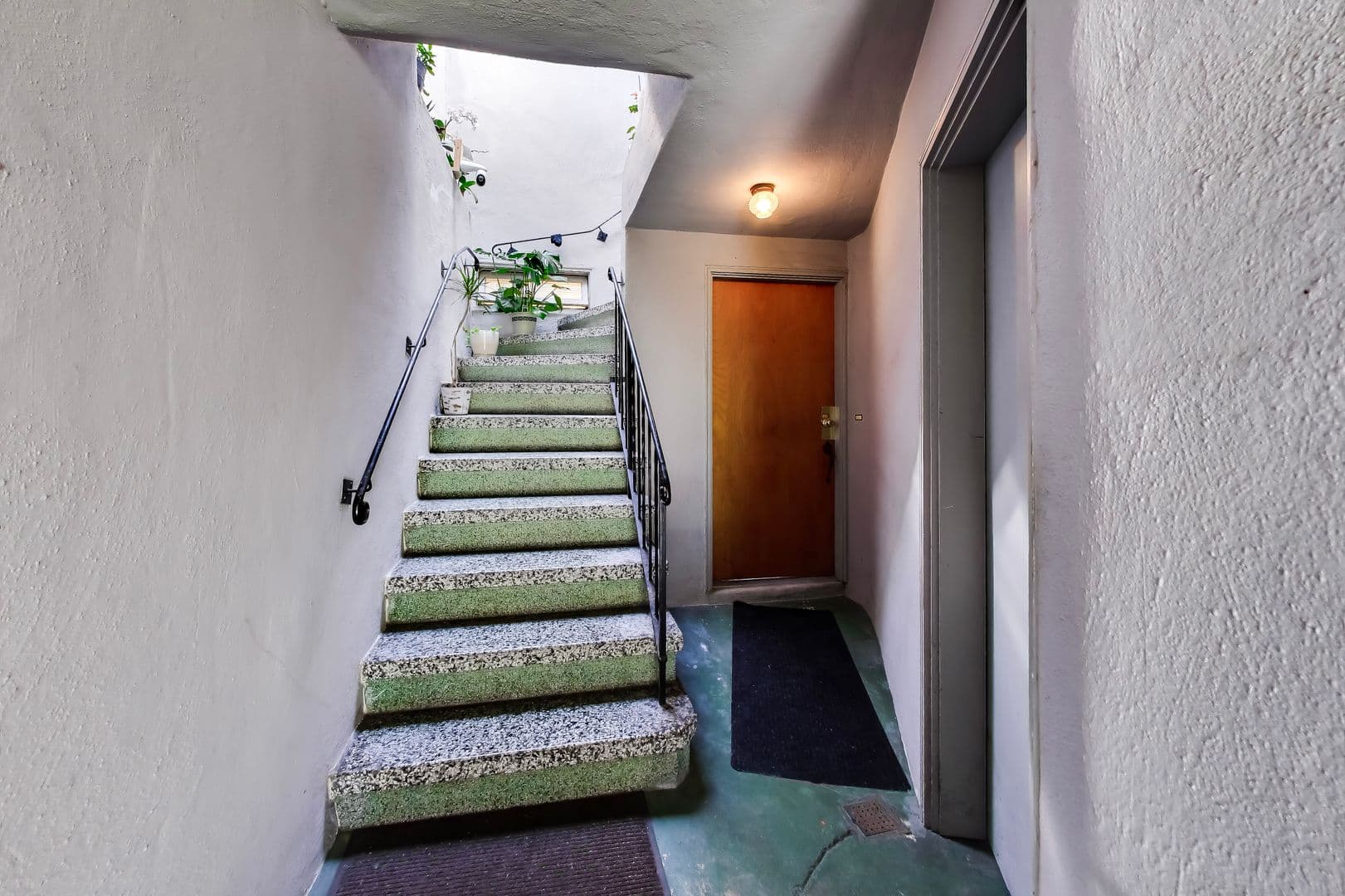 San Francisco Apartment: 1654-1656 Funston Ave