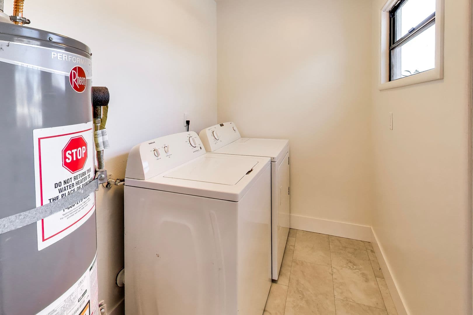 Alameda Apartment: 301-303 Maitland Dr