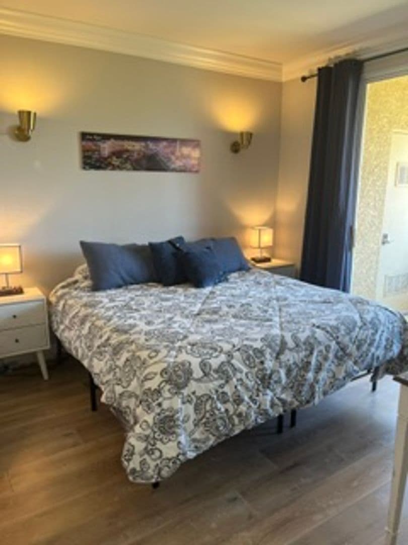 Las Vegas Condo: 210 E Flamingo #413